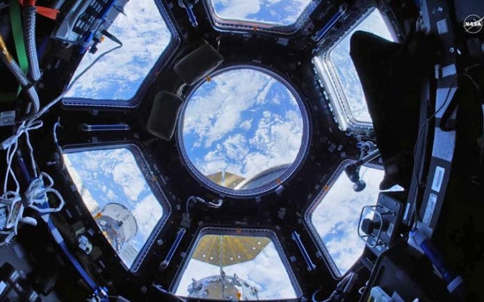 4K Kamerafahrt durch die International Space Station (ISS) - 18 Minuten Youtube Video
