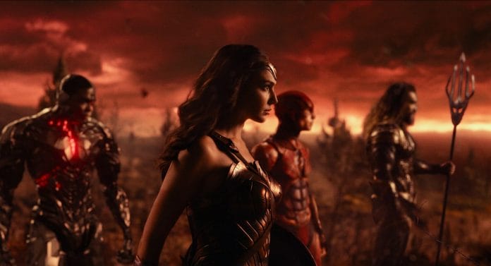 Nach dem großen Erfolg des Solo-Abenteuers "Wonder Woman" (Gal Gadot) war klar, es wird einen großen Justice League Auftakt geben