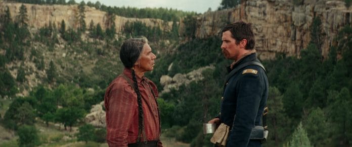J. Blocker im Gespräch mit einem Cheyenne-Indianer