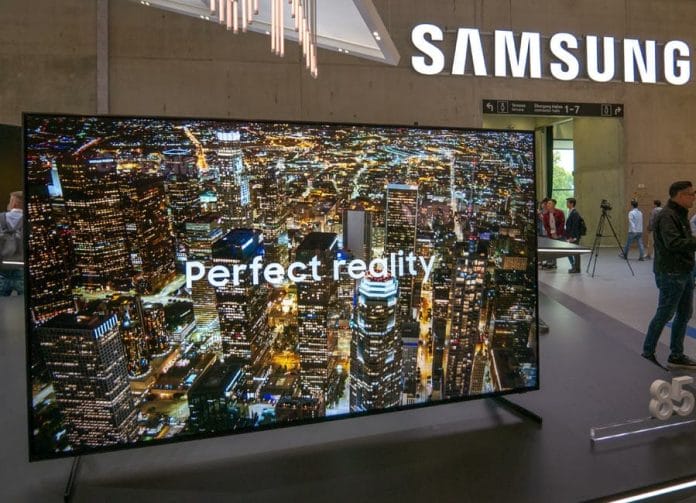 Wir fassen die ersten Tests des Samsung 8K Fernsehers Q900R für euch zusammen!