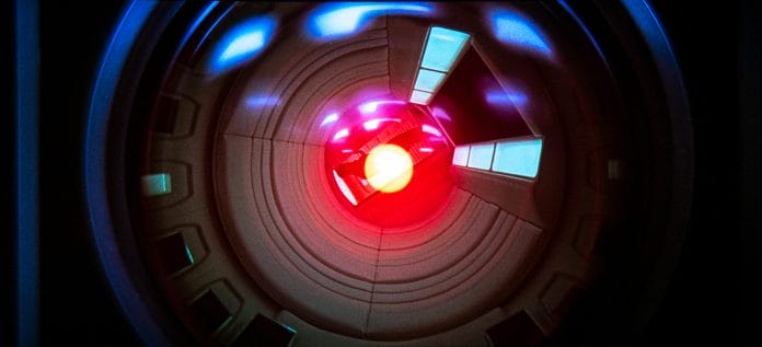 HAL 9000 kann die Besatzung der "Discovery One" nicht nur hören, sondern auch sehen