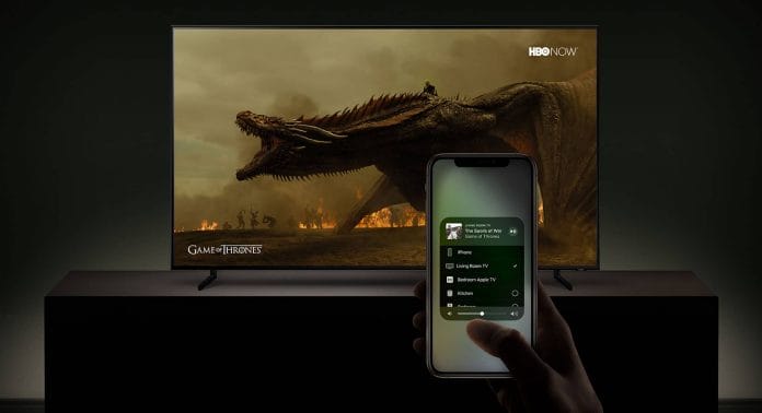 Mit Apple AirPlay 2 lassen sich Videos, Musik und Bilder und Inhalte von Drittanbietern auf Samsungs Smart TVs streamen