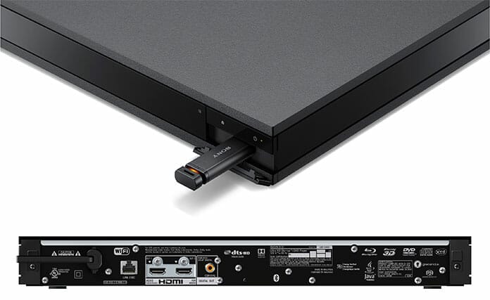 An der Front befindet sich der leicht zugängliche USB-Anschluss (MediaPlayer). Auf der Rückseite findet man einen Ethernet, Twin-HDMI und Coaxialen Audio-Ausgang wieder.