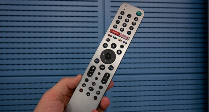 So sieht die neue Fernbedienung 2019 mit Aluminium-Oberfläche aus (liegt nur ausgewählten TV-Geräten bei)