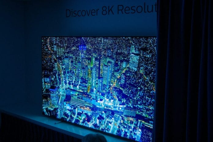 Ein veränderte P5 Prozessor zaubert detailreiche Bilder auf den Philips 8K OLED TV