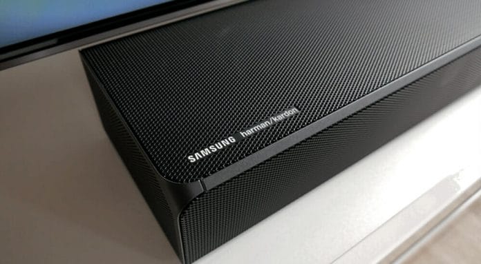 Die Soundbar ist in Zusammenarbeit mit dem Spezialisten für guten Ton harman/kardon entstanden