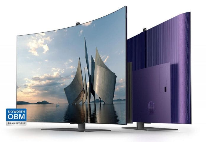 Der Skyworth W82 4K OLED TV mit biegsamen Display präsentiert sich mit bester Ausstattung