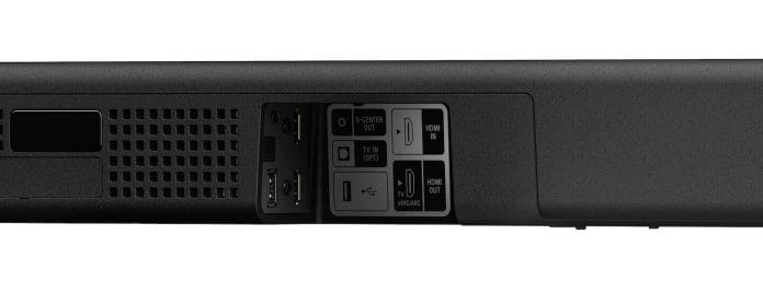 Die Anschlüsse auf der Rückseite der Dolby Atmos Soundbar (HDMI 2.1 Ein-/Ausgang), USB-A und ein optisch-digitaler Audio-Ausgang (S/PDIF)