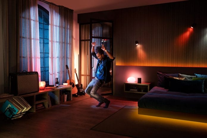 Verwandelt euer Schlaf-/Wohnzimmer in eine Disc mit Philips Hue + Spotify