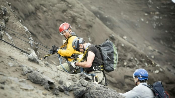 Schauspieler Will Smith erklimmt mit Vulkanologen Jeff Johnson einen aktiven Vulkan