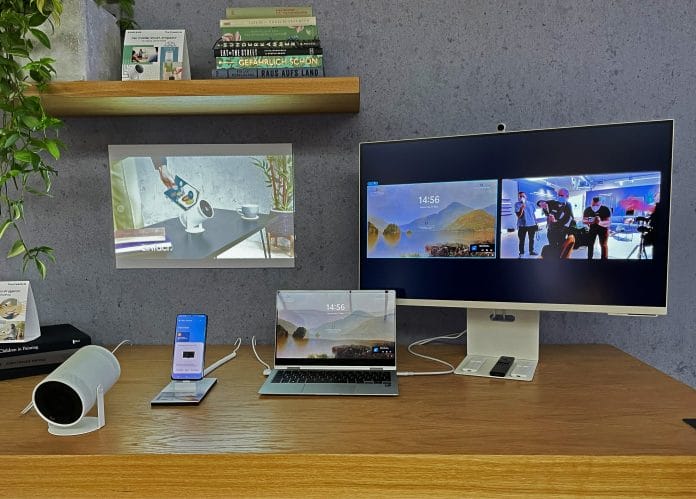 Der Samsung Smart Monitor M8 macht sich ganz gut im Home Office