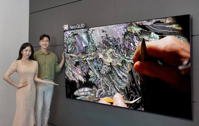 Der QN100B mit "Fullmetall-Design" misst nur 19.9mm in der Tiefe und soll mit einer One Connect Box ausgeliefert werden