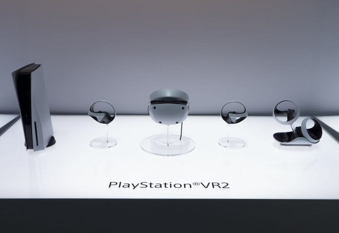 Wer sich die PS5 inkl. PS VR2 gönnt, dazu vielleicht noch die Ladeschale für die Controller, zahlt zusammen ca. 1.250 Euro