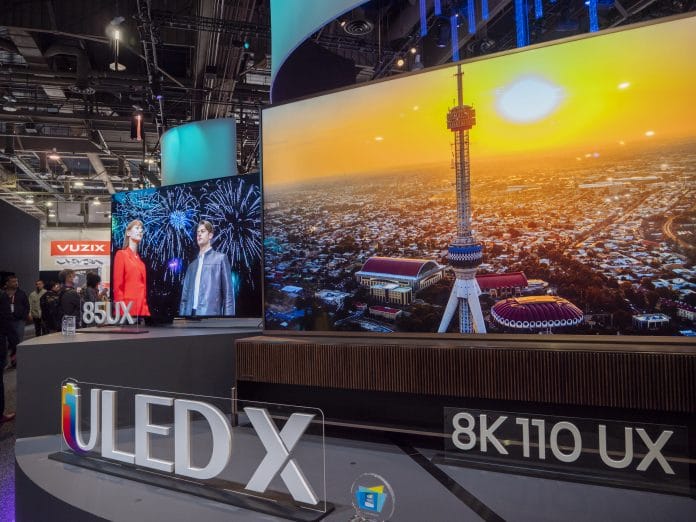 Der Hisense ULED X TV mit Mini-LED ist in 110 Zoll (8K 110UX) und 85 Zoll (4K 85UX) erhältlich