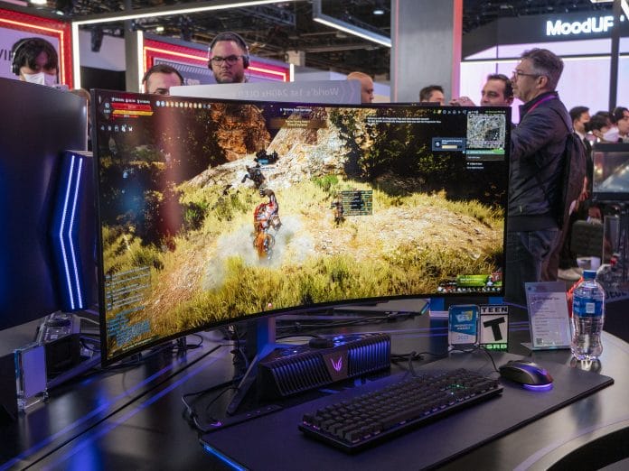 Widescreen Gaming mit dem LG 45GR95QE OLED-Gaming-Monitor