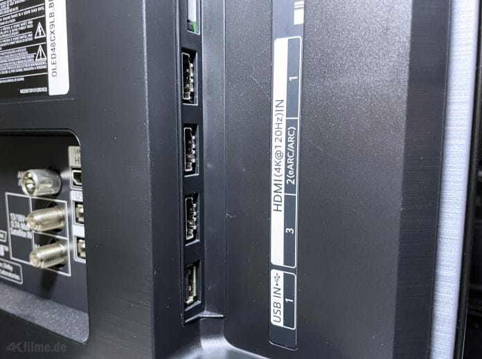 HDMI Anschluss mit ARC und eARC auf der Rückseite eines Fernsehers
