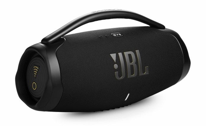 Nicht zu unterschätzen: Die JBL Boombox 3 Wi-Fi liefert raumfüllenden Klang und beschallt auch größere Areas