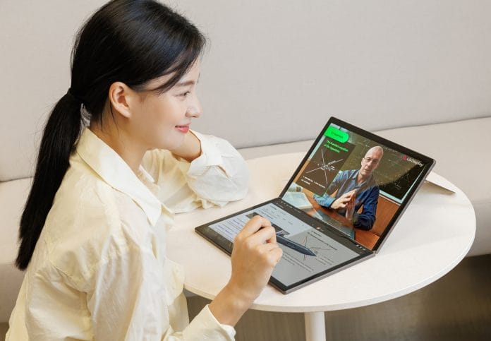 LG Display liefert flexible OLED-Displays für Notebooks.