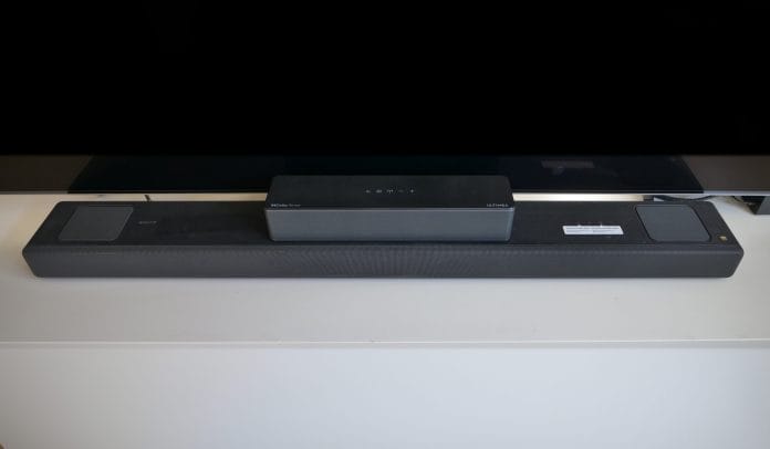 Die Ultimea Poseidon D60 im Vergleich mit einer "ausgewachsenen" Sony HT-A5000
