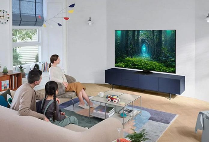 Brillante Bilddarstellung, auch in hellen Umgebungen: Samsung QN85C NEO QLED TV