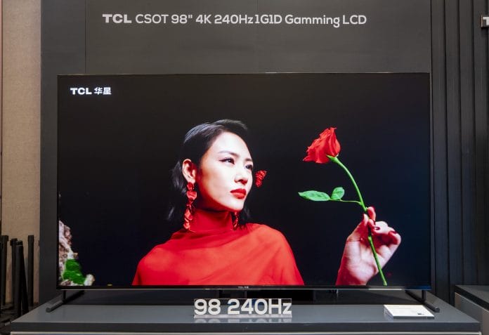 TCL CSOT pusht Innovationen im Display-Segment. Hier z.B. ein 98 Zoll 4K-Display mit 240Hz