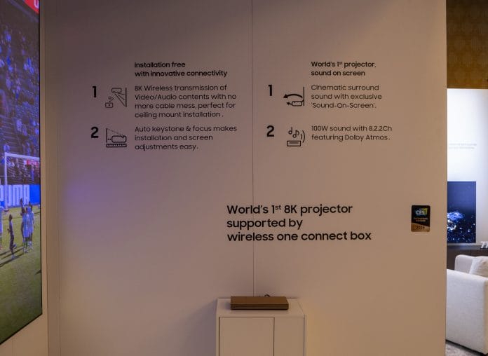 Łatwa instalacja i zaawansowane funkcje audio projektora Samsung 8K, w tym Wireless One Connect Box